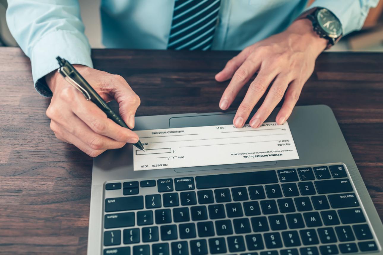 اگر نتوانیم حقوق کارکنان را به موقع پرداخت کنیم، چه کنیم؟